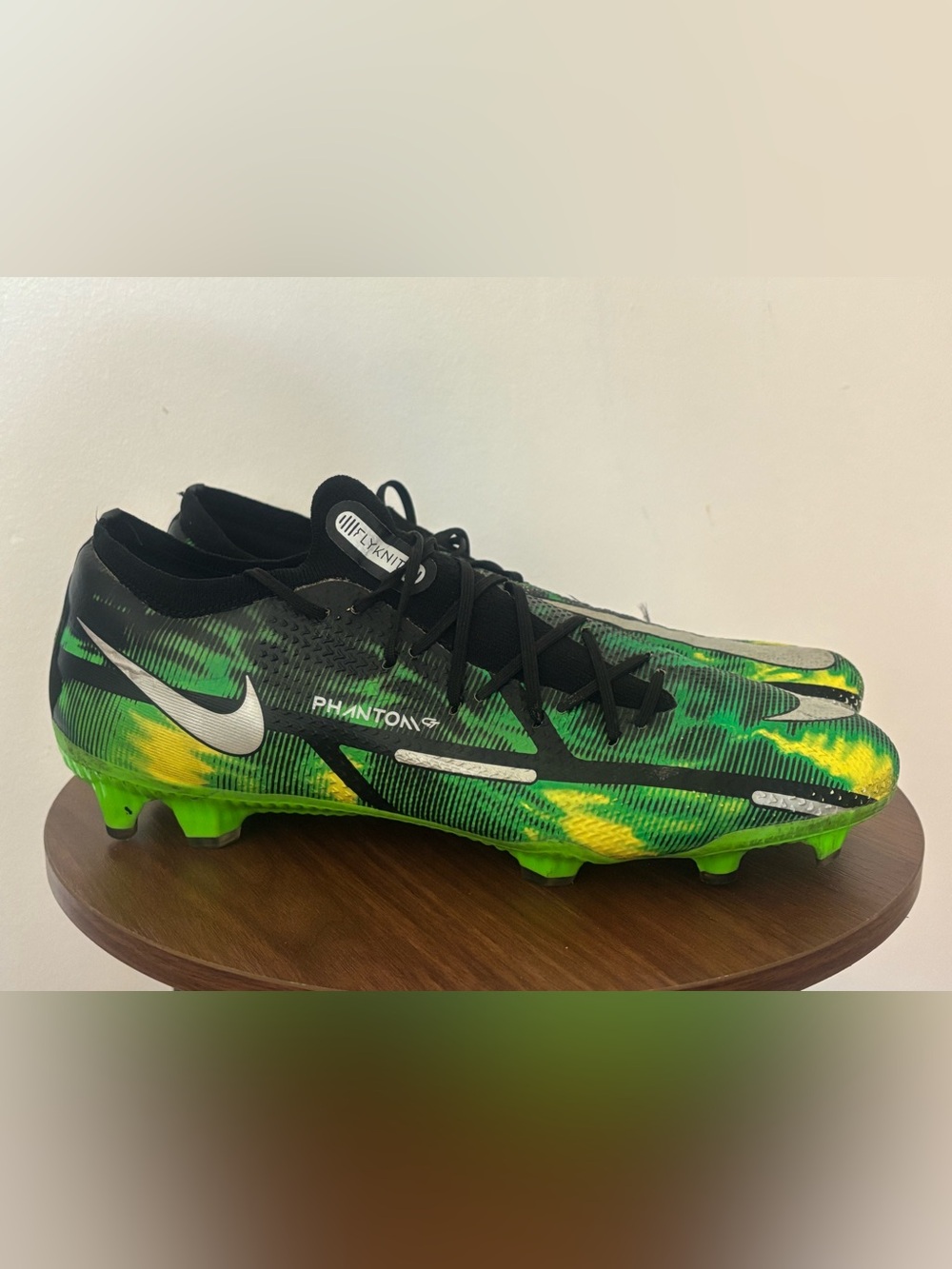 Nike Phantom GT Flyknit Soccer Cleats Green Black Men’s Size 11.5